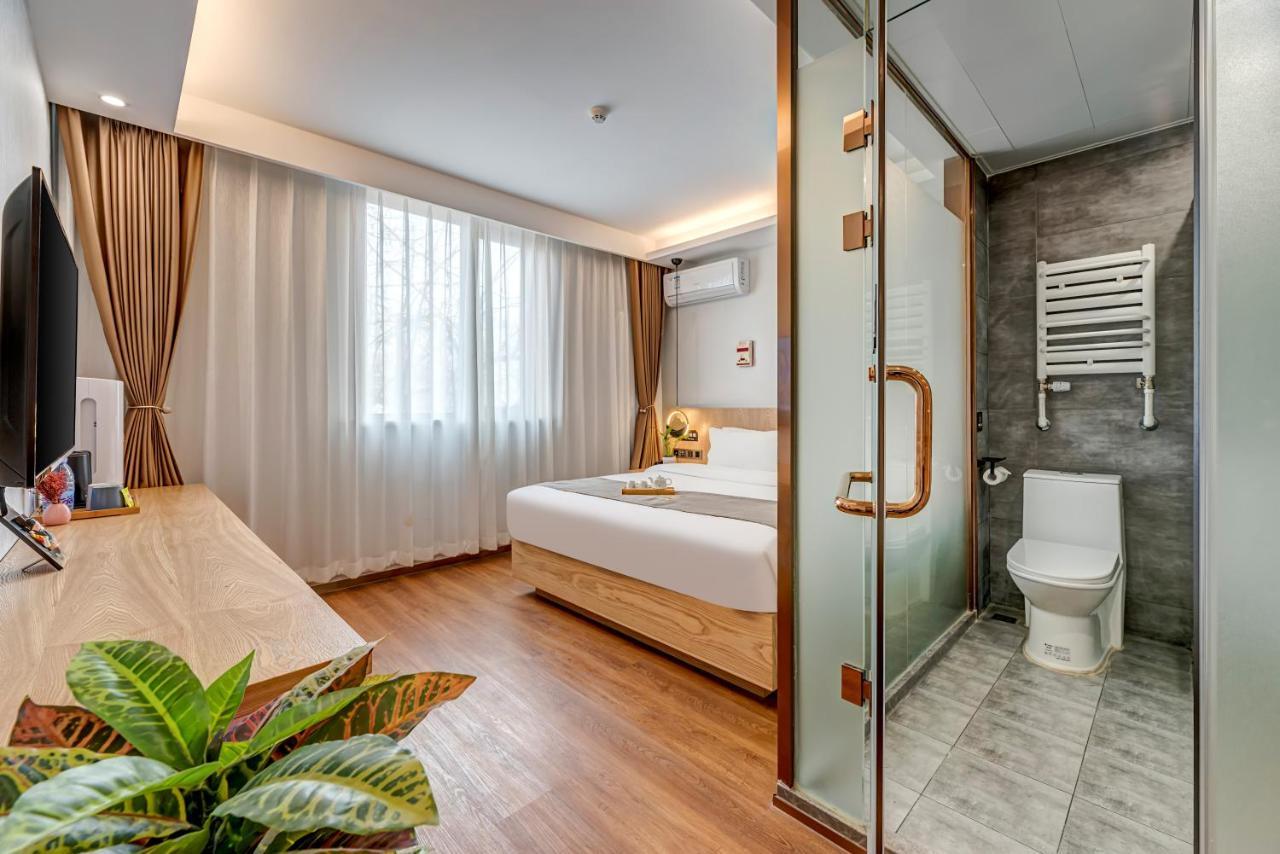 Happy Dragon Saga Hotel: Garden Terrace in City Center Beijing Exterior photo