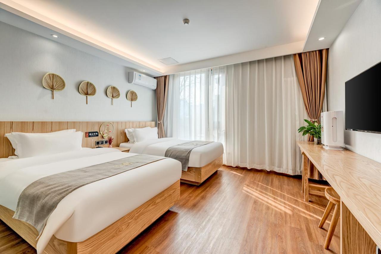 Happy Dragon Saga Hotel: Garden Terrace in City Center Beijing Exterior photo