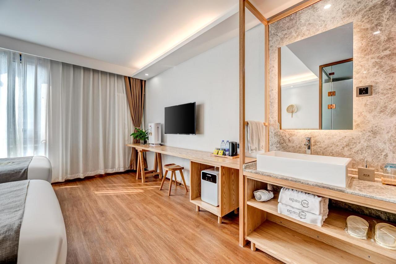 Happy Dragon Saga Hotel: Garden Terrace in City Center Beijing Exterior photo